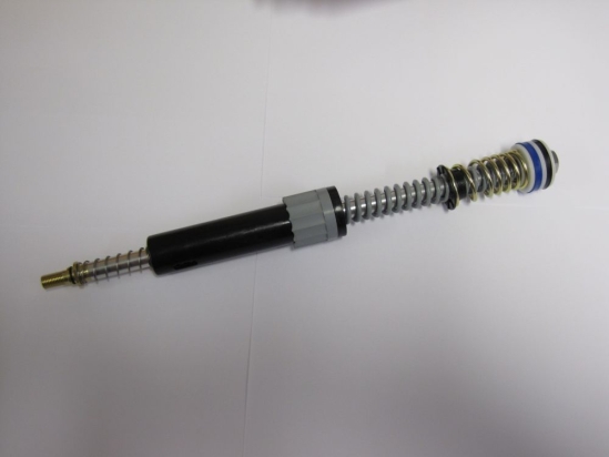 Detalė Fox 2015 Service Set: Air Shaft Assy 34 29in FLOAT 130 Thru Bolt with Shuttle (820-02-305-KIT)